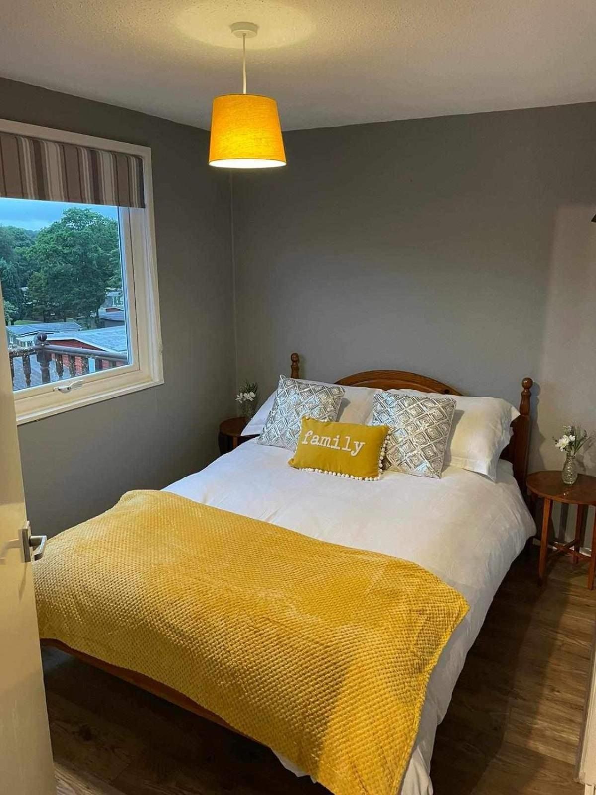 180 River View Cabin Caeathro Екстер'єр фото